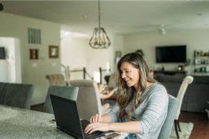 Generar ingresos online en 2025: 3 estrategias comprobadas para escalar tus resultados desde casa